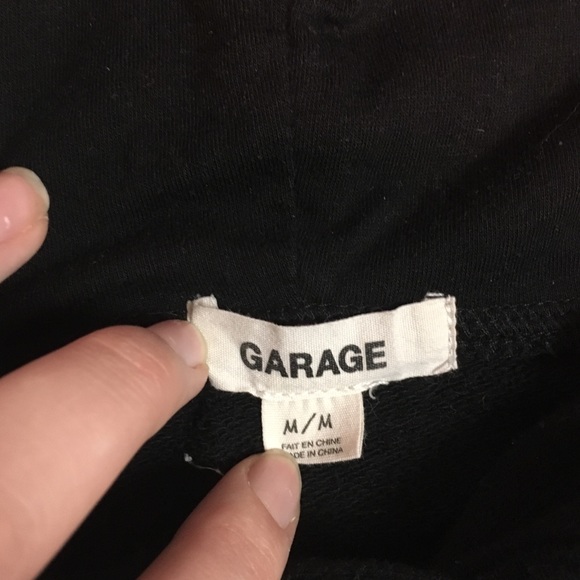 Black cropped garage hoodie - Picture 3 of 3
